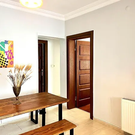Apartment Wonder Homes- Spacious Flat, 4br, 4ac, 4 Mins To Taksim Square *