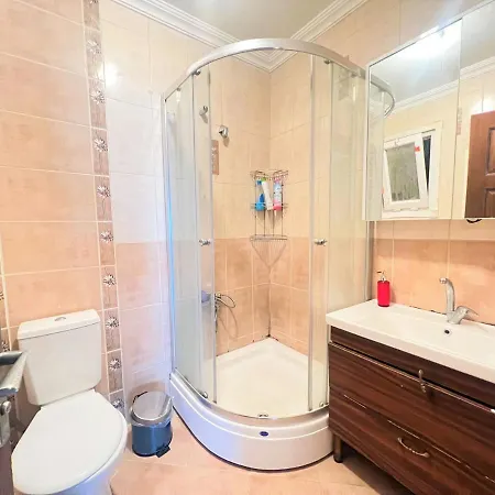 Wonder Homes- Spacious Flat, 4br, 4ac, 4 Mins To Taksim Square Stambuł